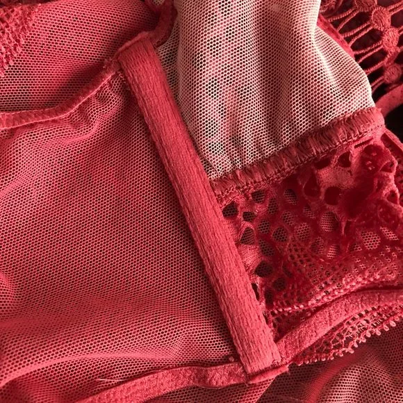 NWOT VS Very Sexy Bralette in Lacey Rose Size Medium - Picture 6 of 9